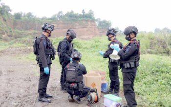Polres Kendal Bersama Tim Jibom Detasemen Gegana Satbrimob Polda Jateng Musnahkan Bahan Peledak Pembuatan Petasan