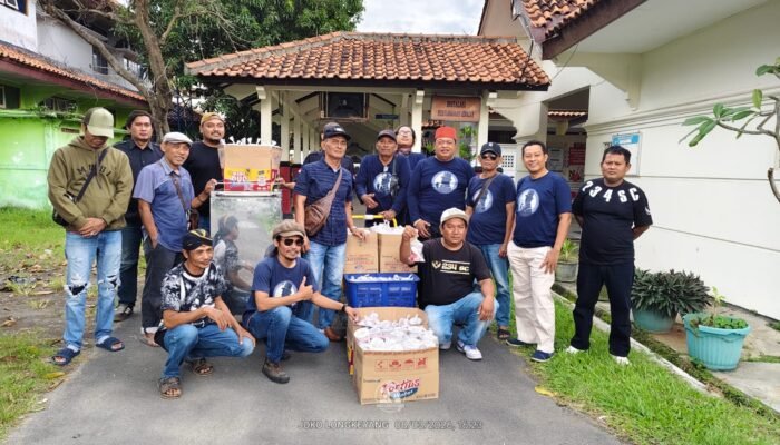 Komonitas Pipa Rokok Pemalang Sisir Bangsal RSUD Ashari, Bagikan 600 Takjil