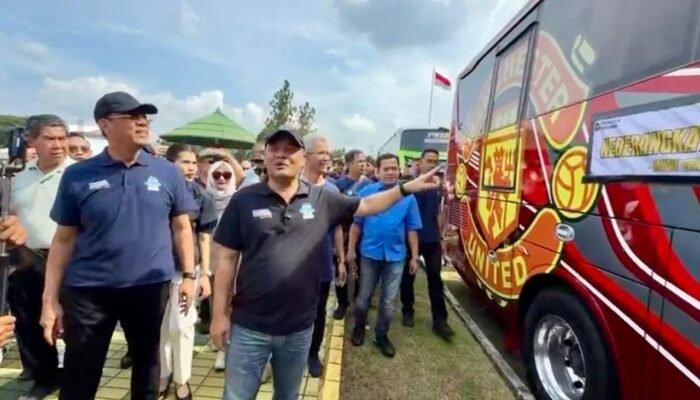 Unik! Ada Bus Manchester United di Mudik Gratis Jateng, Luthfi: Mau ke Inggris?