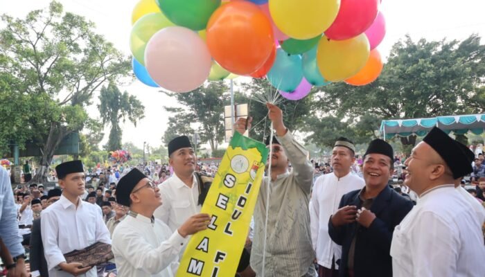 Sinergi di Hari Fitri: Dandim Pemalang dan Forkopimda Berbaur dengan Ribuan Warga di Masjid Agung