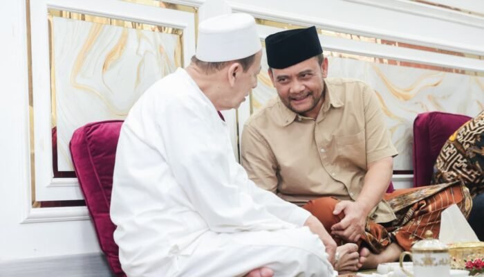 Sowan ke Ulama, Ahmad Luthfi Terima ‘Ijazah’ Kesabaran dan Memuliakan Rakyat