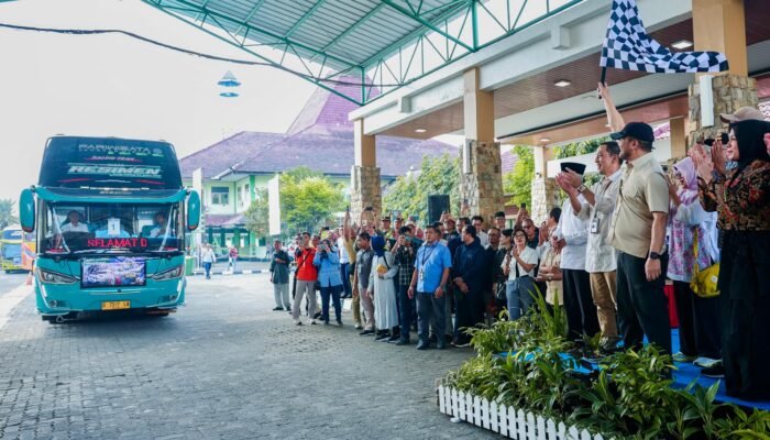 Ringankan Beban Rakyat, Ahmad Luthfi Lepas 21 Ribu Lebih Peserta Balik Rantau Gratis