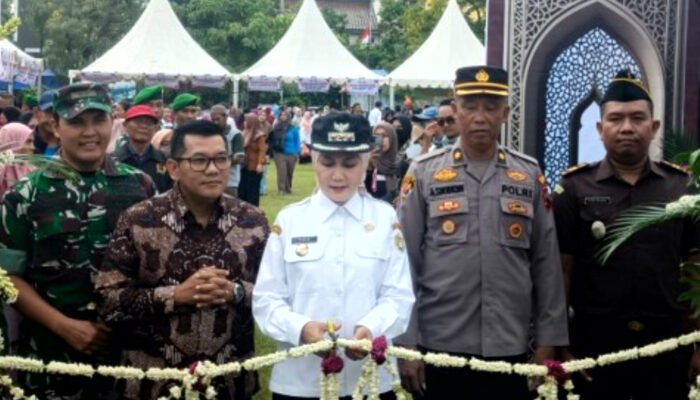 Ribuan Paket Sembako Bersubsidi Bagi Warga Kurang Mampu Dijual Di Pasar Murah Pemkab Kendal