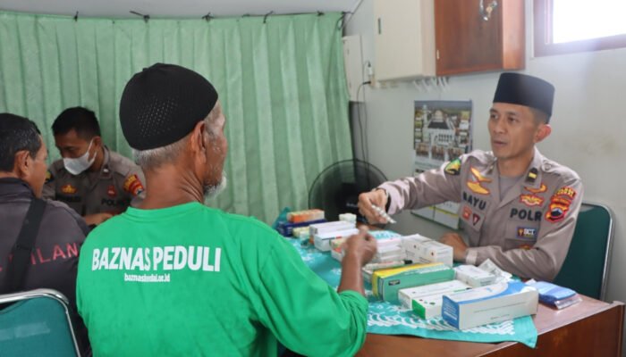 Puluhan Jamaah Shalat Jum’at Masjid Agung Kendal Ikuti Pemeriksaan Kesehatan Gratis Dari Polres Kendal