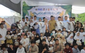 Fetty Anggraenidini dan Yasin Maskur Santuni 200 Anak Yatim di PWI Kota Bogor