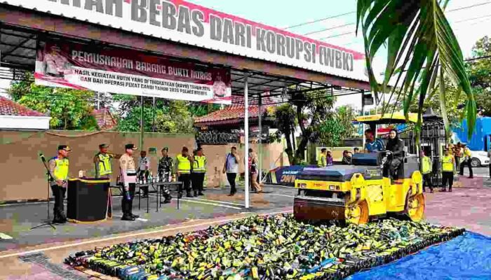 Polres Brebes Musnahkan Ribuan Botol Miras Hasil dari Operasi Pekat Jelang Ramadhan