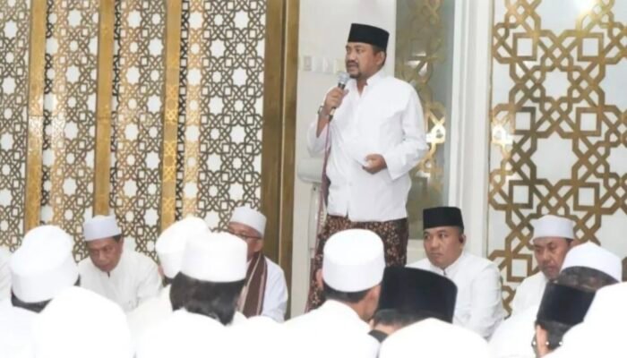Ikhtiar Batin, Bupati Pemalang dan Ribuan Warga Gelar Doa Bersama