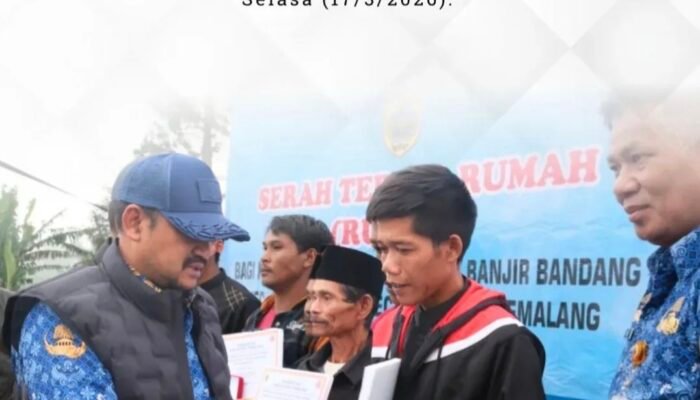 Gercep! Bupati Pemalang Serahkan 5 Unit Rumah bagi Korban Banjir Bandang