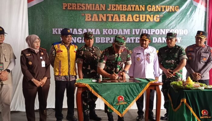 Resmikan Jembatan Bantaragung, Pangdam IV/Diponegoro Buka Isolasi Wilayah di Pemalang