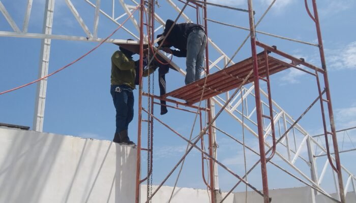 Kawal Ekonomi Desa, Babinsa Kwasen Pantau Proyek Koperasi Merah Putih