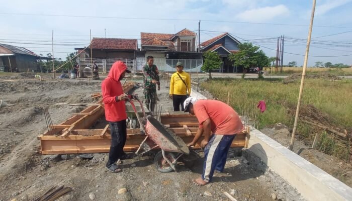 Sinergi TNI: Kawal Pembangunan KDKMP Tambakrejo demi Ekonomi Desa