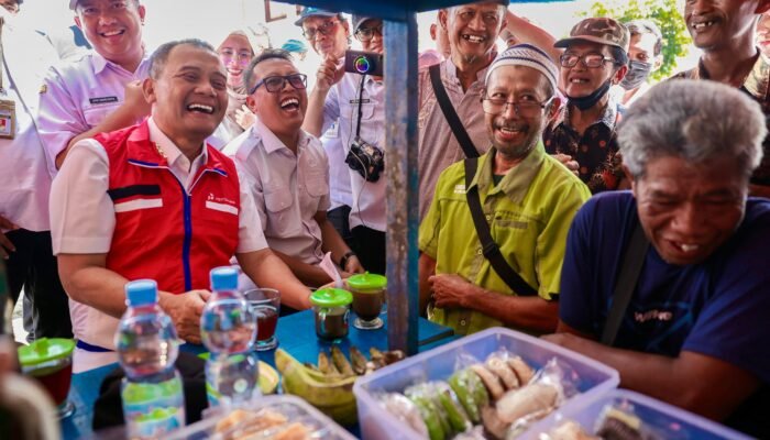 Ahmad Luthfi “Kulakan” Aspirasi di Angkringan, Janjikan Bantuan Rp4,1 Miliar untuk Petani Karanganyar