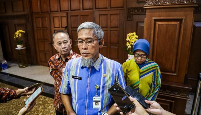 Miris! Sekda Jateng Soroti Tren Anak Lebih Nyaman Curhat ke AI Ketimbang Orang Tua