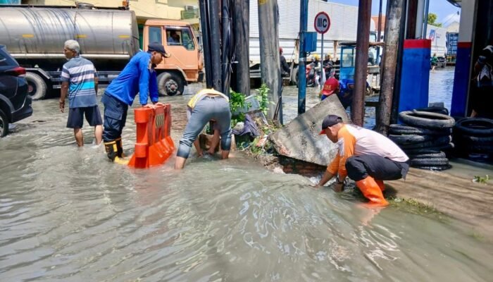 Solo Raya Dikepung Banjir, BPBD Jateng Siagakan Evakuasi dan Pompa Darurat