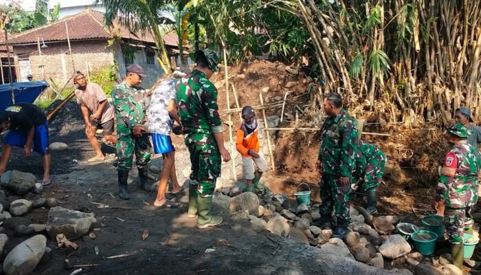 TNI-Warga Sikasur Bersinergi: Jembatan Garuda Mulai Dibangun