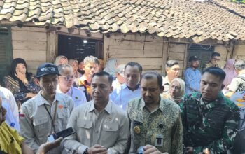 Bupati Anom Dampingi Menteri Wihaji Kawal Makan Bergizi di Pemalang