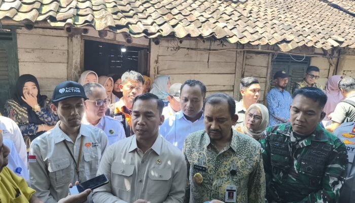Bupati Anom Dampingi Menteri Wihaji Kawal Makan Bergizi di Pemalang