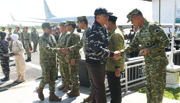 Sinergi Pimpinan TNI: Menhan dan Panglima Tinjau Latihan Gabungan di Pulau Gundul