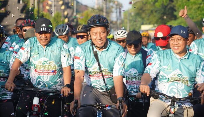 Tempuh 123 KM, Ribuan Pemuda Gowes Bangkalan-Jombang Napak Tilas Sejarah NU