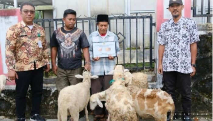 Pulihkan Ekonomi Pascabencana, Pemkab Pemalang Tebar Ribuan Benih Ikan dan Ternak