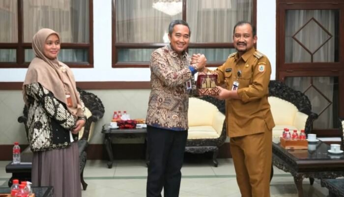 Perkuat Ekonomi Lokal, Bupati Pemalang Gandeng OJK dan Bank Jateng