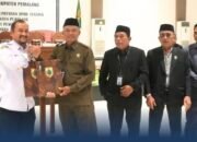 Ketua DPRD Pemalang Serahkan Rekomendasi LKPJ 2025, Bupati Tekankan Evaluasi Kinerja