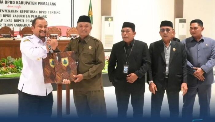 Ketua DPRD Pemalang Serahkan Rekomendasi LKPJ 2025, Bupati Tekankan Evaluasi Kinerja