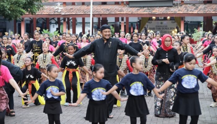 Gema Hari Tari Sedunia di Pemalang: Ratusan Penari ‘Guncang’ Halaman Disparbud