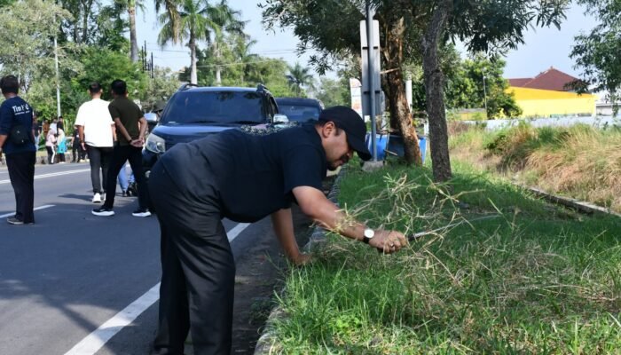Wujudkan Pemalang Asri, Bupati Anom Turun Gunung Pimpin Aksi Jumat Bersih