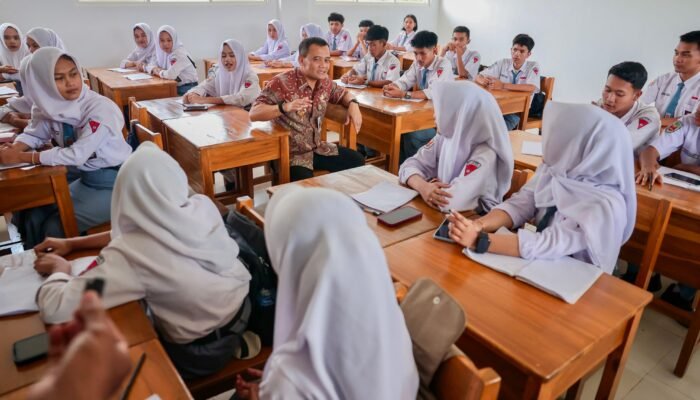 Gubernur Jateng Ultimatum Mafia Titip Sekolah: Nekat Nitip, Saya Coret!