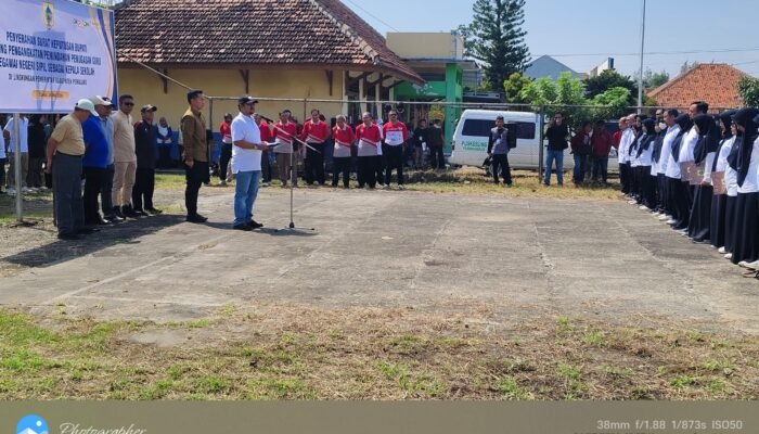 Penempatan Jauh dari Rumah, Kepsek di Pemalang Menahan Tangis Usai Terima SK