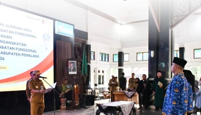 Lantik Ratusan ASN Bupati Pemalang Berpesan Jaga Integritas dan Sinergi!