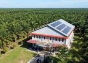 Dorong Energi Bersih di Momentum Kenaikan Yesus Kristus, PTPN Group Pasang PLTS di Gereja Katolik Kalbar