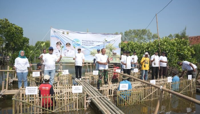 1.000 Hektare Pesisir Pemalang Tenggelam Rob, Bupati Anom: Jangan Tunggu Musibah Baru Sibuk!