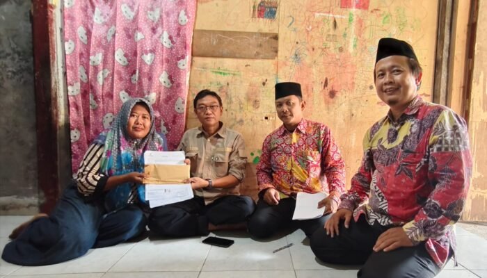 Senyum Sugiarti Merekah, Rumah yang Rusak Akibat Puting Beliung Akhirnya Dibantu Baznas Pemalang