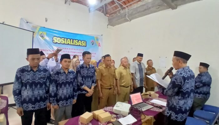 Pelantikan Panitia dan Pengawas Pilkades Serentak 2026 Desa Longkeyang