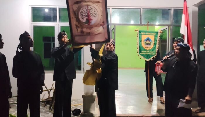 Ribuan Obor Menyala, Warga Penggarit Khidmat Peringati Malam Satu Suro