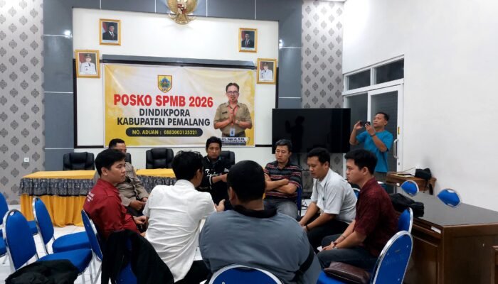 Viral! Diduga Ada Main di SPMB Pemalang, Orang Tua Murid Nekat Telepon Polisi 110 di Kantor Dinas