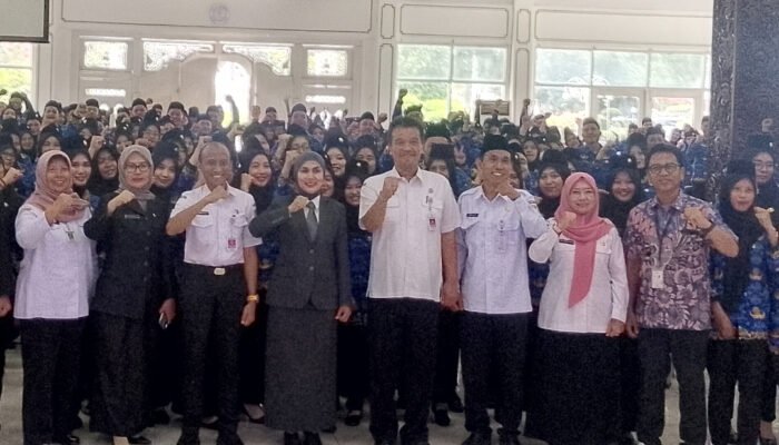 Bupati Kendal Serahkan SK PNS Formasi Tahun 2024 Kepada 569 Orang