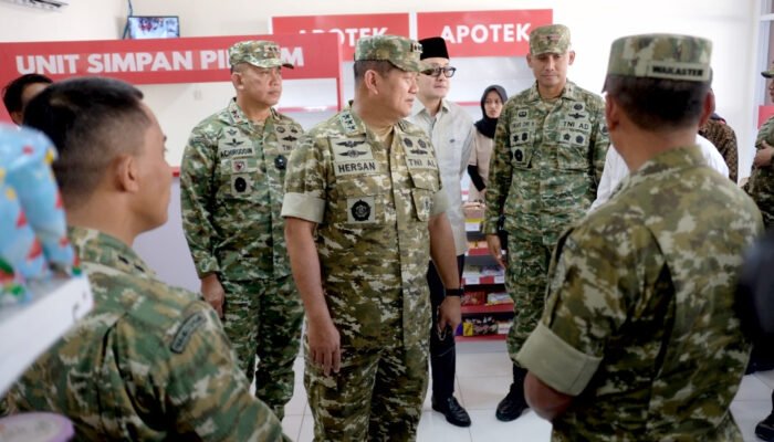 Pangdam IV/Diponegoro Dampingi Irjen TNI Tinjau KDKMP Di Magelang dan Purworejo