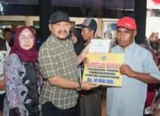 Cair Tunai! Bupati Pemalang Salurkan Rp660 Juta Bansos DBHCHT untuk Seribu Lebih Warga Watukumpul