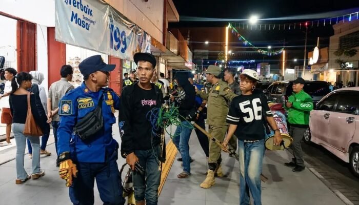 Resahkan Warga, Pertunjukan Topeng Monyet di Alun-Alun Pemalang Ditertibkan