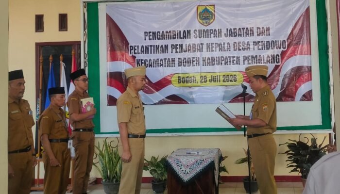 Camat Bodeh Lantik Pj Kades Pendowo, Tekankan Pentingnya Transparansi dan Pelayanan Publik