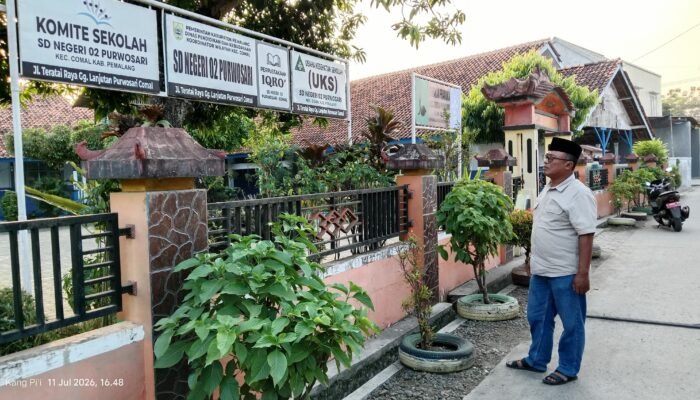 Sambut Siswa Baru, Camat Comal Puji Konsep Sekolah Hijau SDN 2 Purwosari