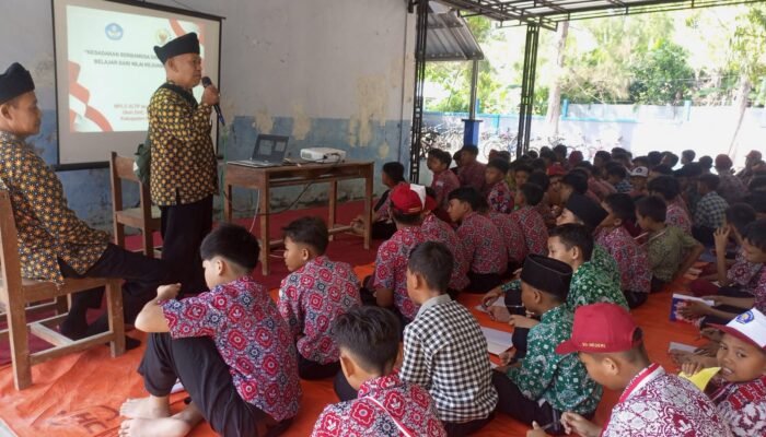DHR 45 Tanamkan Nilai Perjuangan di MPLS SMPN 5 Kebojongan