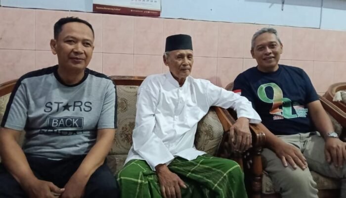 Senda Gurau ‘Kursi Kapolres’ dan Ngalap Berkah Sekretaris PCNU Pemalang di Kediaman Kyai Sepuh