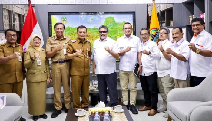 Gubernur Luthfi Perkuat Perlindungan Buruh: Cegah PHK Dini, Penuhi Hak & Tingkatkan Kesejahteraan