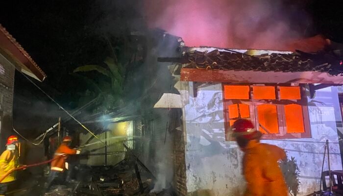Si Jago Merah Mengamuk, Rumah Warga Kebandung Ludes Dilalapnya