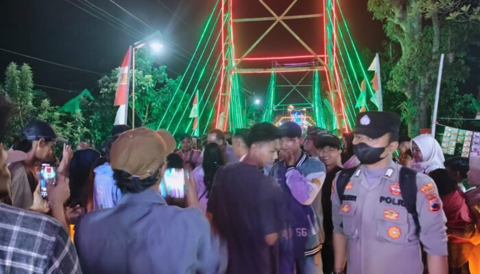 Wisata Lampu Desa Kandang Pukau Warga, Camat Comal Dorong Masuk Kalender Tahunan
