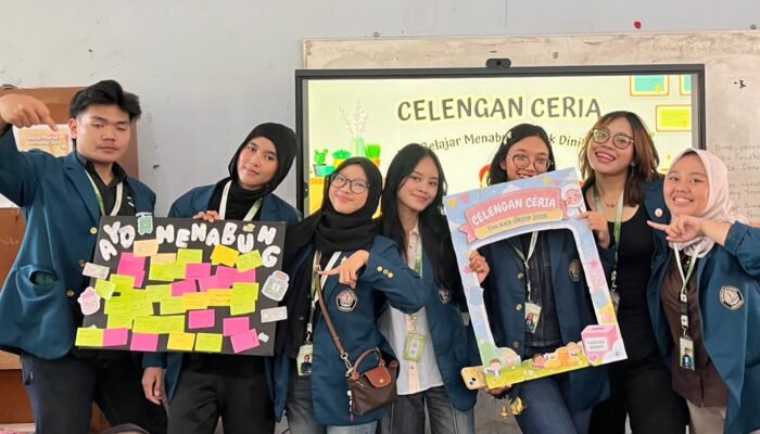 Mahasiswa KKN Undip Tanam Kebiasaan Menabung CELENGAN CERIA pada Anak Desa Gandu